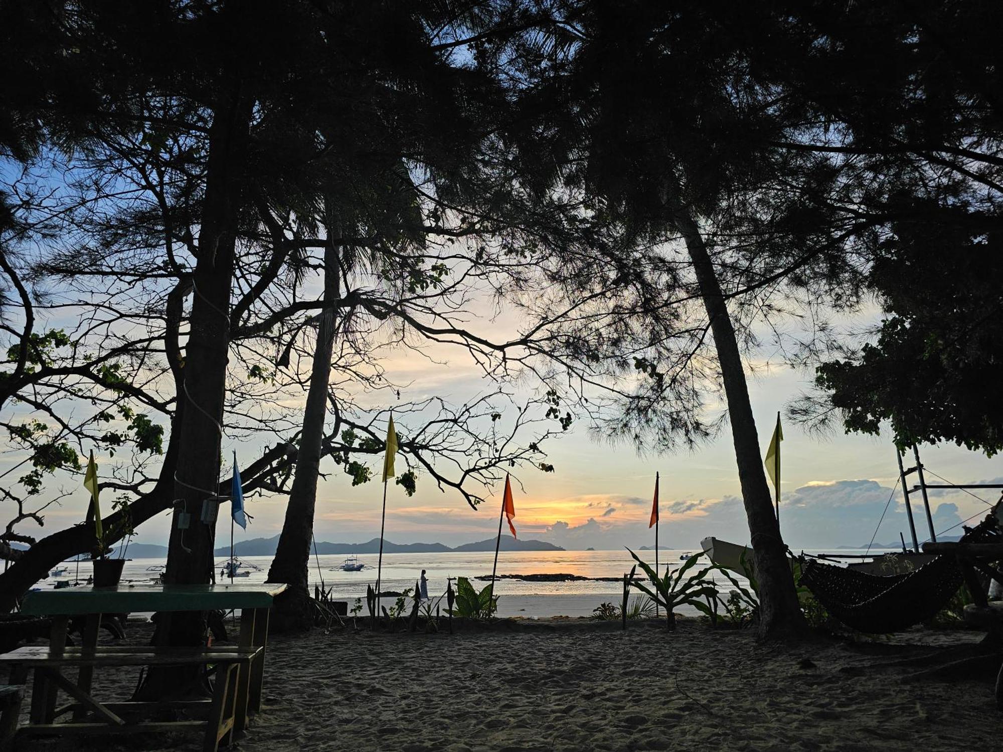 Floresitas Beach Resort El Nido Exteriör bild